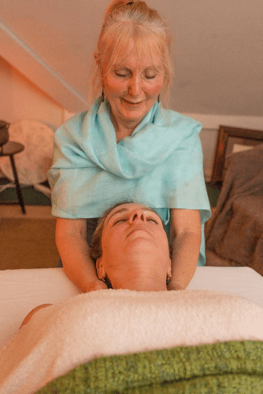Collette-raindrop-therapy, Aromatherapy, Pranic Healing, at The Dublin Wellbeing Wellness Holistic Centre, Dublin 2, Ireland The Dublin Wellbeing Centre, Holistic Therapies, Wellness Therapies Dublin 2 Healing Centre, The Dublin Holistic Centre, the Dublin Wellness Centre, Therapies Dublin 2